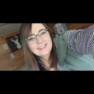 Meet your Posher, Michaela